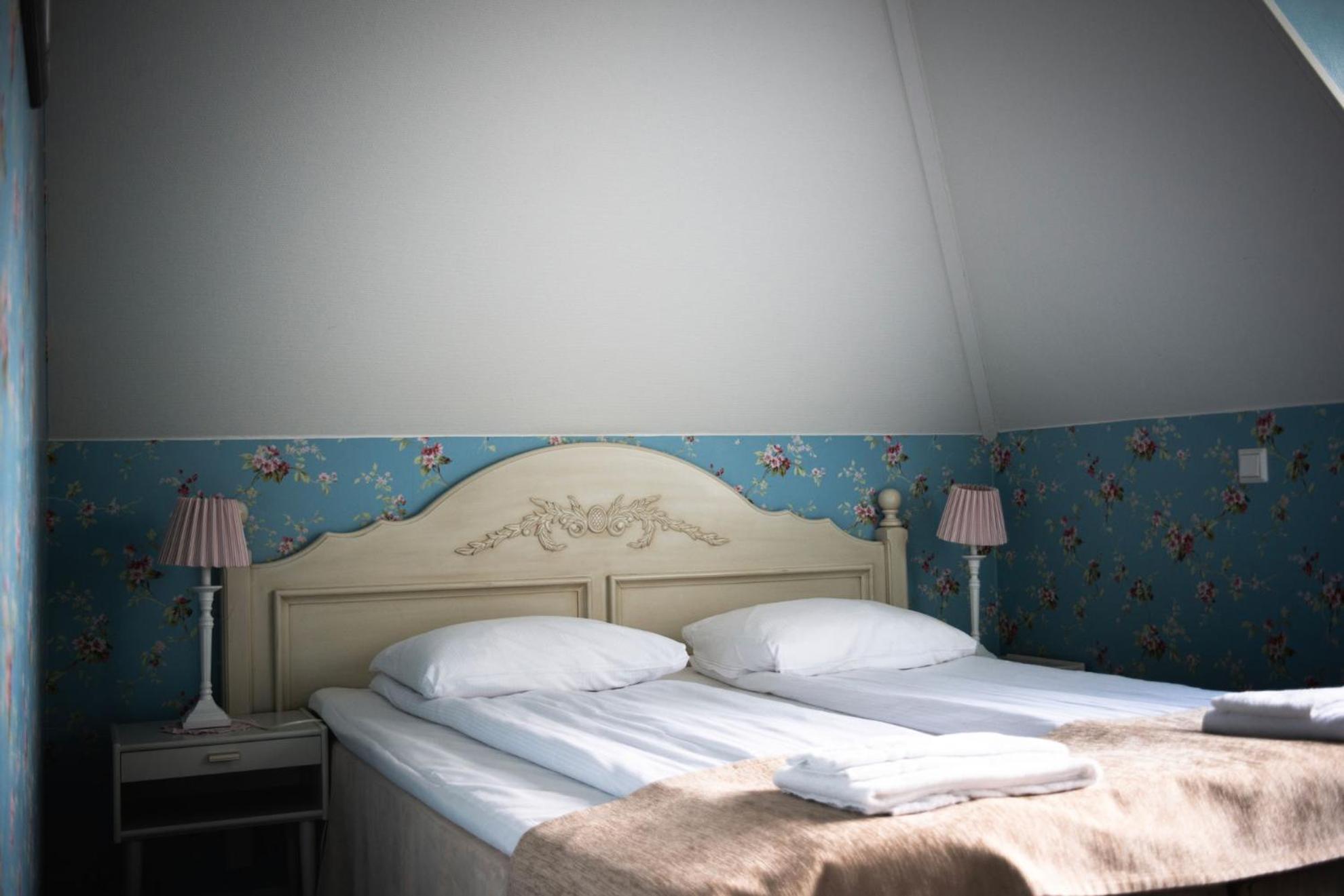 Hotel Tanum Gestgifveri タヌムスヘーデ エクステリア 写真