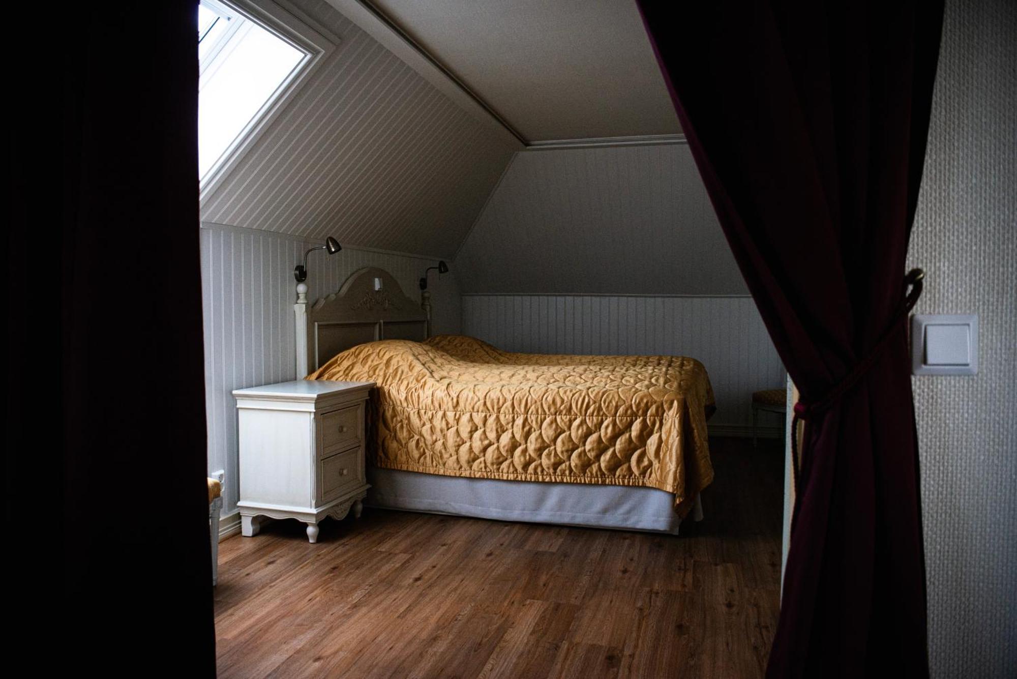 Hotel Tanum Gestgifveri タヌムスヘーデ エクステリア 写真