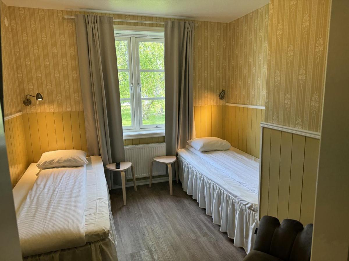 Hotel Tanum Gestgifveri タヌムスヘーデ エクステリア 写真