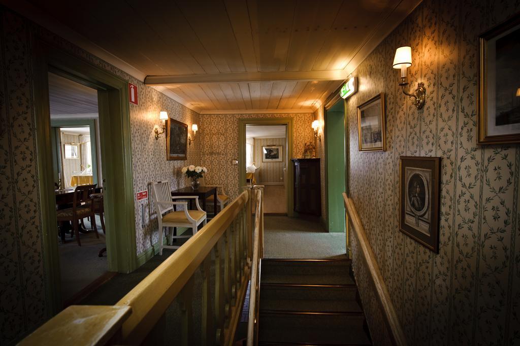 Hotel Tanum Gestgifveri タヌムスヘーデ エクステリア 写真
