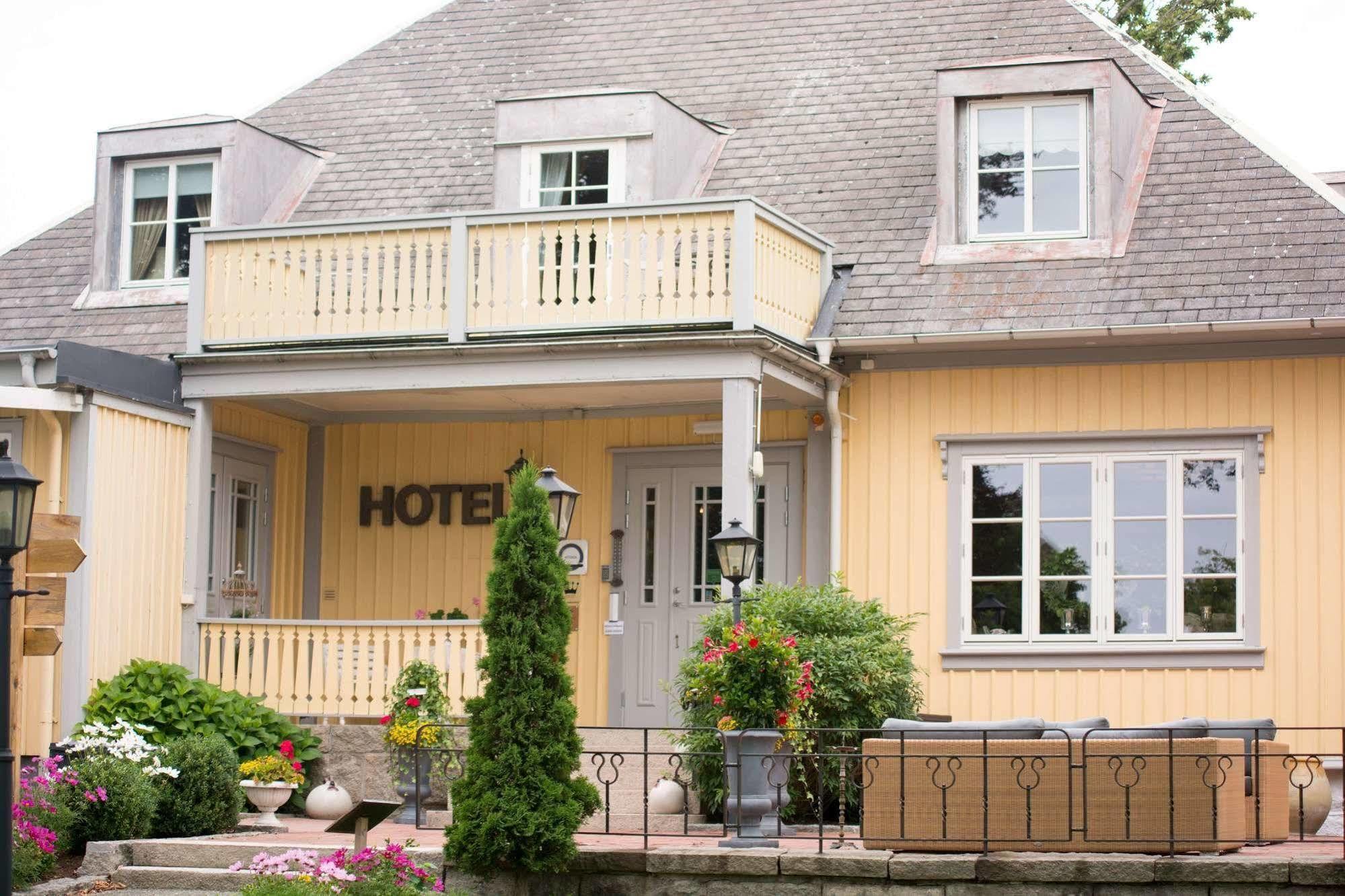 Hotel Tanum Gestgifveri タヌムスヘーデ エクステリア 写真